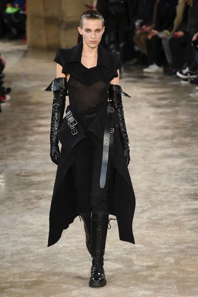 Look 40